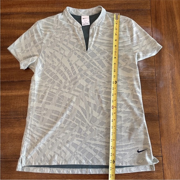 Nike Dri-Fit Golf Shirt Womens Medium Victory Jacquard Light green DA3261-387 - Picture 2 of 10